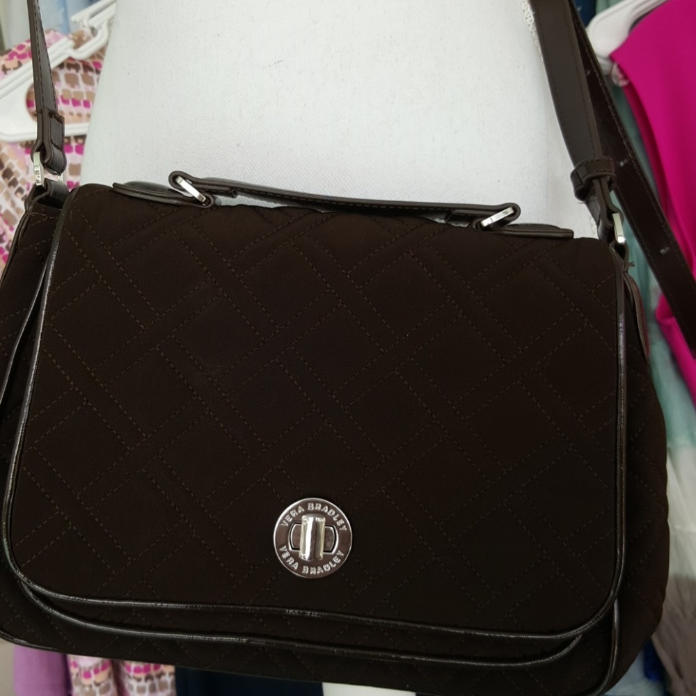 Vera Bradley turnlock crossbody bag.